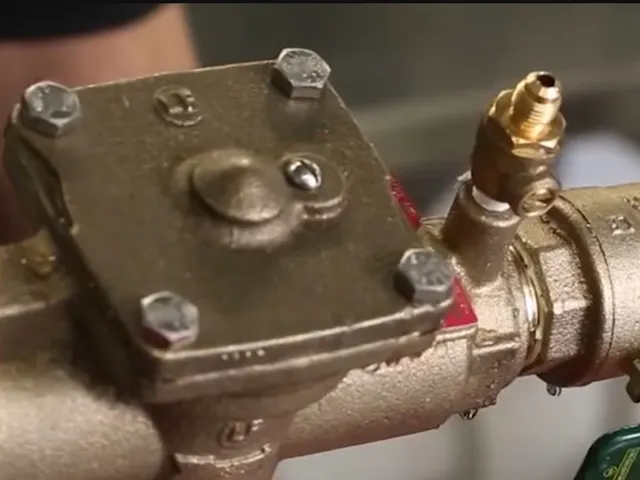 Backflow preventer assembly with test valves for Backflow Testing & Prevention