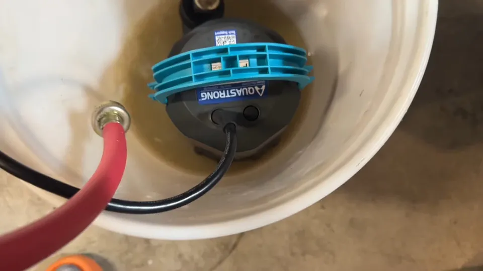 Tankless water heater valves and service hoses for Space-saving tankless install